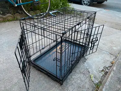 Steel Pet Crate Animal Cage Dog Cat Etc. 22"Lx16"H x13"W Approx. Cage D'Animaux. Chien, Chat. For Do...