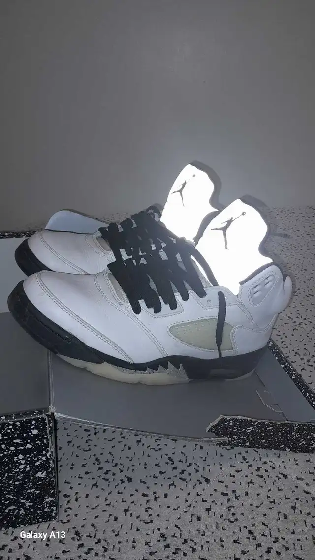 air Jordan 5 retro reverse metallic in Men's Shoes in City of Montréal - Image 5