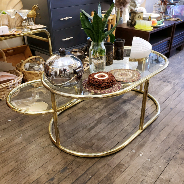 Mid-Century Milo Baughman  Coffee Table with 2 swingout sides in Coffee Tables in Hamilton - Image 2