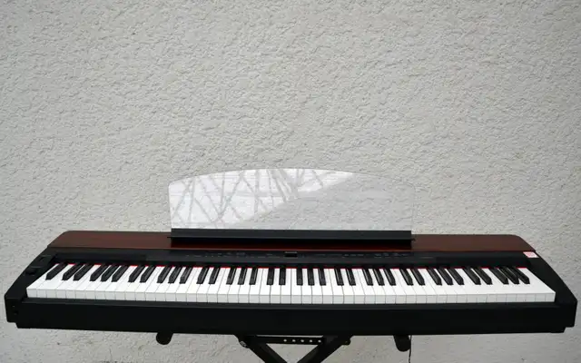 Yamaha P-155 electric piano  in Pianos & Keyboards in Bedford - Image 3