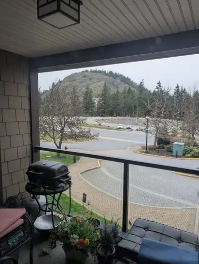 Furnished one bedroom condo at Bear Mountain Resort. The location puts you steps away from an 18-hol...