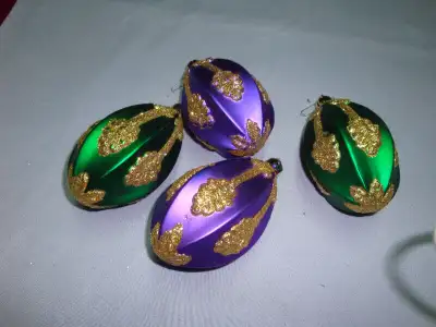 SET OF VICTORIAN LOOK DECOR or 6 SILVER BELL SETS $5.00 EACH SET, View more