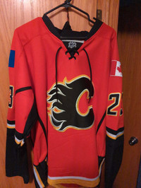 Calgary flames Monahan jersey