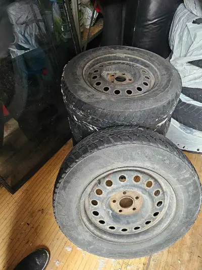 Kia Sportage Winter Tires and Rims Selling a set of 4 wheels with winter tires. Good for one last se...