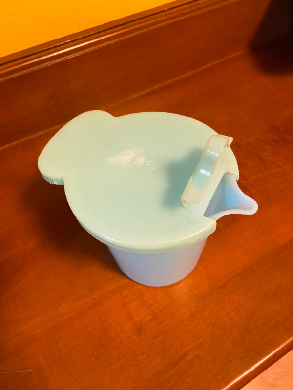 Vintage Light Blue/Turquoise Tupperware Cream Container in Arts & Collectibles in Oshawa / Durham Region - Image 4