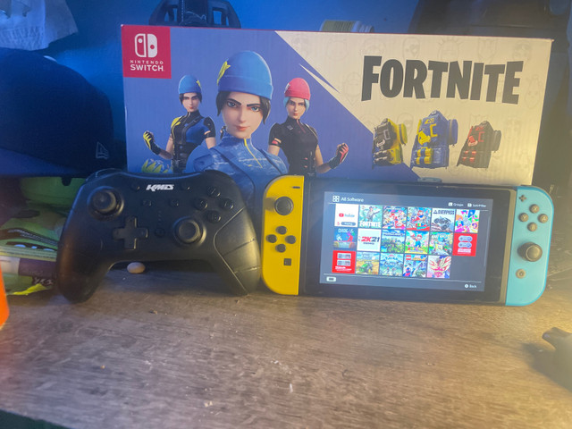  Fortnite edition Nintendo switch  in General Electronics in City of Toronto - Image 4