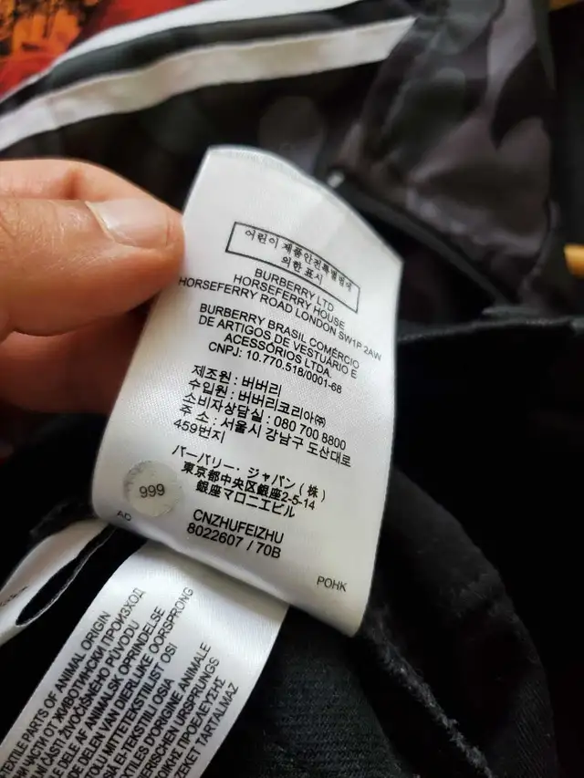 Burberry men's black straight leg jeans. size 28/L32. new/no tag in Men's in City of Toronto - Image 10