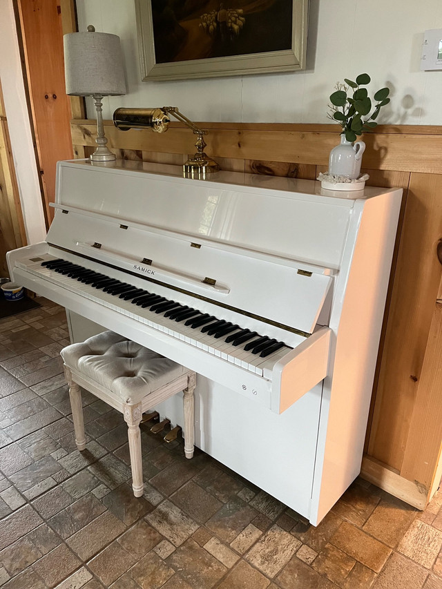 free piano in Free Stuff in Chatham-Kent