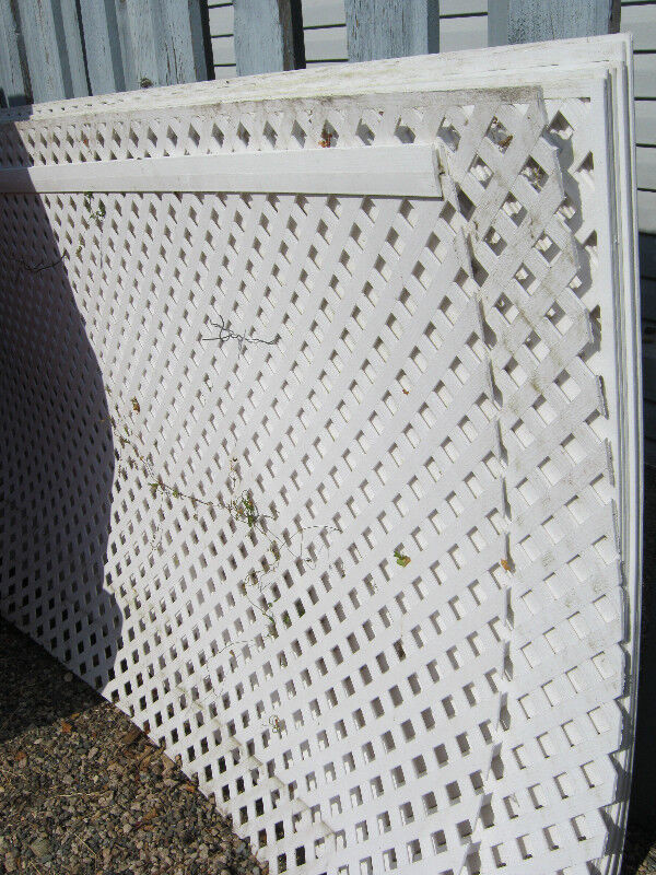 PVC PRIVACY LATTICE+Dividers+Caps in Decks & Fences in Vernon - Image 2