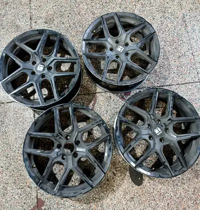 19” Black Aftermarket Rims – 5x120, ET35 – Set of 4 ⸻ Description: Selling a squared set of four 19-...