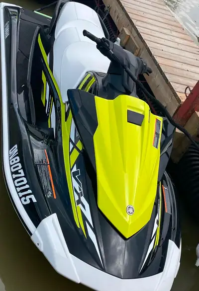 Well maintained 2019 Yamaha Wave Runner VX Deluxe in excellent condition. This is a 3 seater persona...