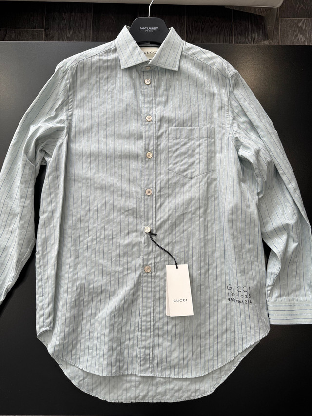Gucci Shirt dans Hommes  à Longueuil/Rive Sud - Image 2