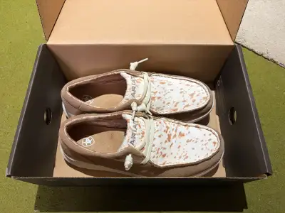 Ariat woman shoes size 8 , View more
