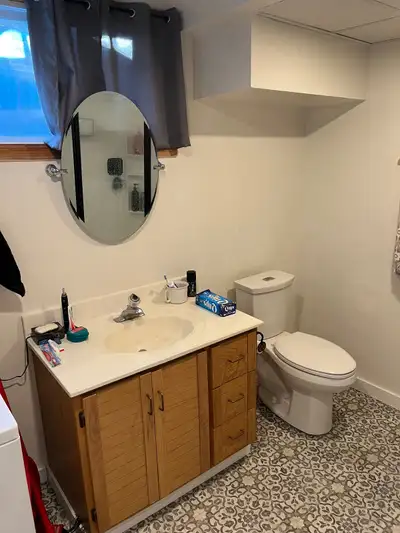 Looking for a quiet and clean tenant to fill a room for January. Your room-mate Damien is 34 years o...