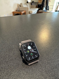 Apple Watch Series 5 44mm | Kijiji in Ontario. - Buy, Sell & Save