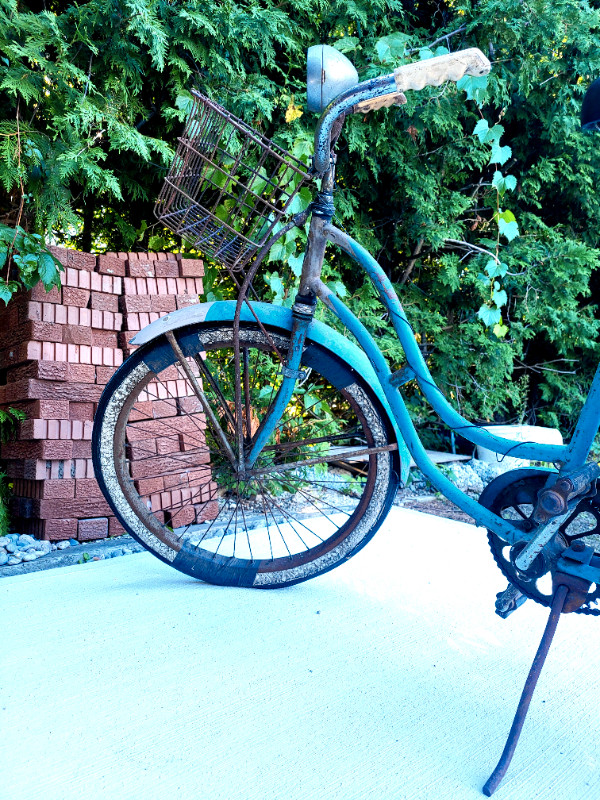 Old rusty Sunshine Waterloo balloon tire bicycle in Arts & Collectibles in Owen Sound - Image 3