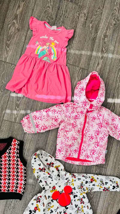 lots of Girls clothes 4T-5T, View more