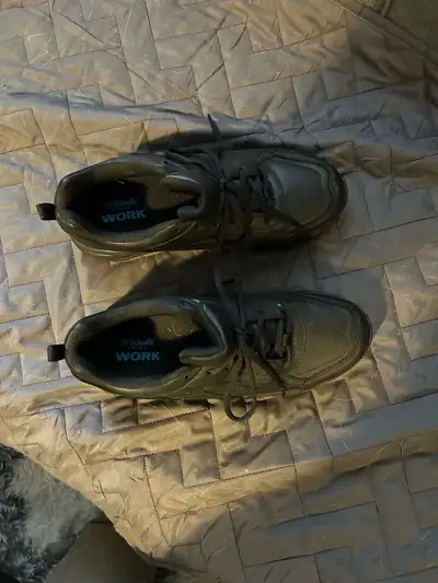 Women’s non slip server shoes. Brand new only worn once. Size 9.5 wide. $25 obo