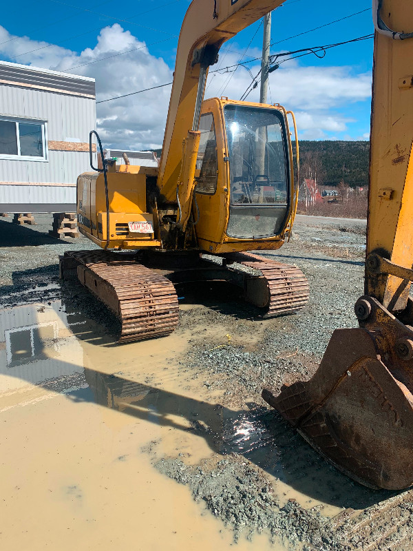 John Deere 80 excavator in Heavy Equipment in Corner Brook - Image 2