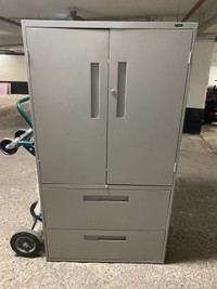 Filing Cabinet / storage cabinet