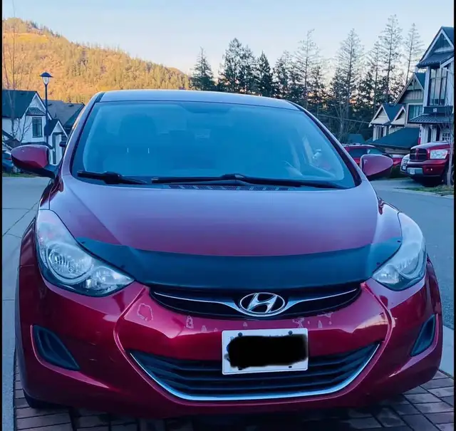2012 Hyundai Elantra in good condition in Cars & Trucks in Victoria - Image 3