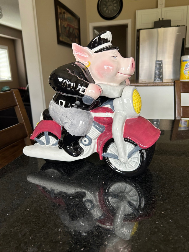 Vintage 1990s Clay Arts Road Hog Cookie Jar in Arts & Collectibles in Markham / York Region - Image 3