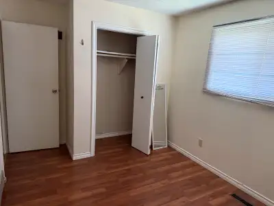 private room for rent in 3 bedroom house