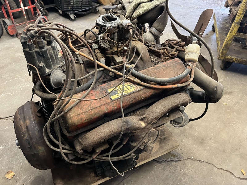 Chevy motors and Trannys Engine & Engine Parts Barrie Kijiji
