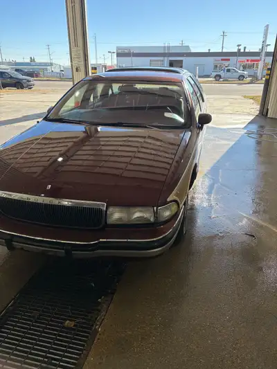 1992 Buick roadmaster estate Fully loaded leather seats Seats 8 Good condition 5.7 L