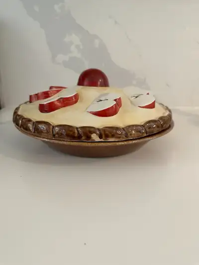 This fun vintage apple pie dish is approximately 11". Great for display when serving homemade pie or...