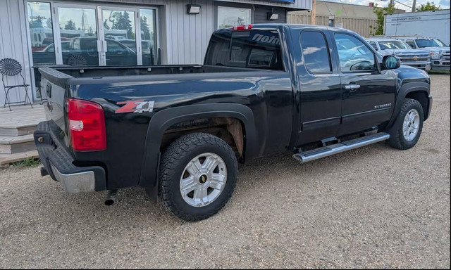 2010 Chevrolet Silverado LTZ 1500 Extended Cab 4X4 Truck Loaded in Cars & Trucks in Edmonton - Image 2