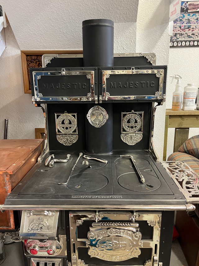 Majestic Restored Cast Iron Stove in Stoves, Ovens & Ranges in Calgary - Image 3