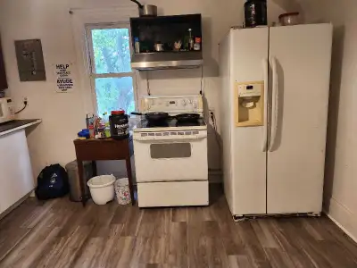 This private room for rent on Marentette Ave in Windsor offers a clean, quiet, and comfortable livin...