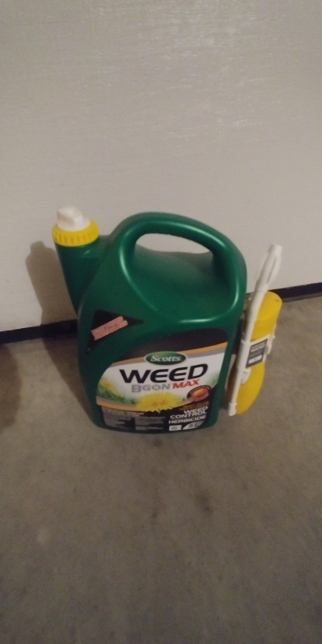 Scotts Weed Begon Max - 5 Litre in Other in Kitchener / Waterloo - Image 2