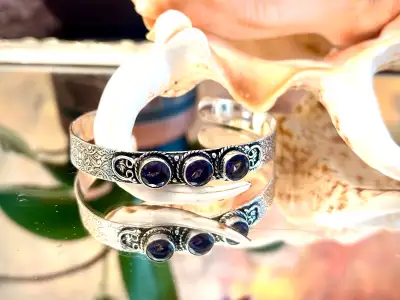 magnifique bracelet ouvert en argent massif 925 et 3 améthystes, View more