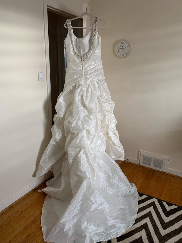 Wedding gown for sale AS-IS  in Wedding in City of Toronto - Image 2