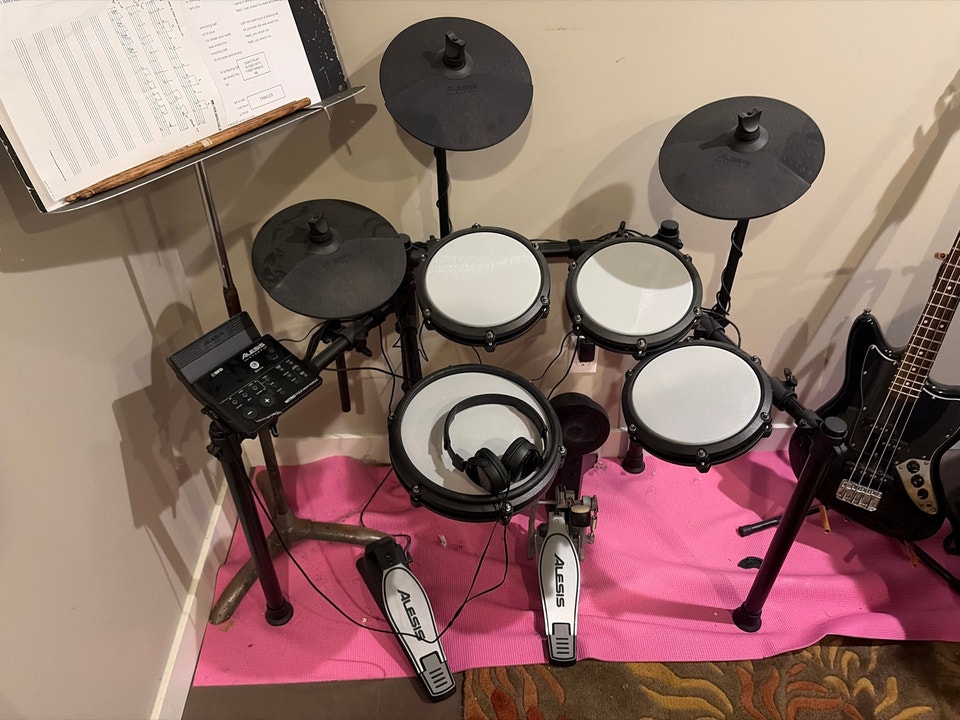 Alesis Nitro Max | Drums & Percussion | Winnipeg | Free local ...
