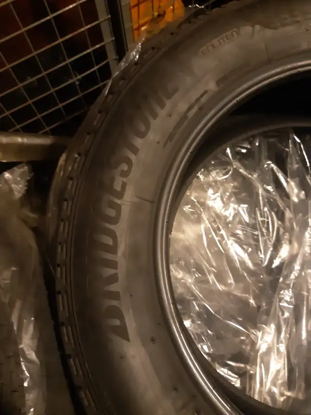 Summer tires Bridgestone EL 450 235/60/R18 like new in Tires & Rims in City of Montréal - Image 3
