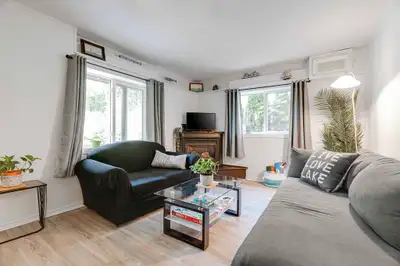 2-Bedroom Rental – Port Franks, Ontario Available September 1, 2025 – April 30, 2026 Enjoy the charm...