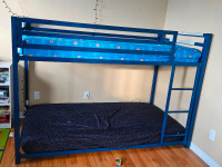 Kids bunk bed - Twin size