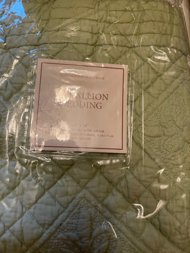 Restoration hardware 5 pc queen bedding set quilt in Bedding in City of Toronto - Image 3