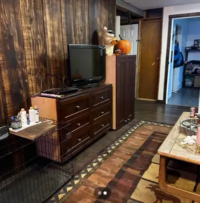 This apartment rental features 1 bedroom, 1 bathroom, and a full kitchen, situated on the lower leve...