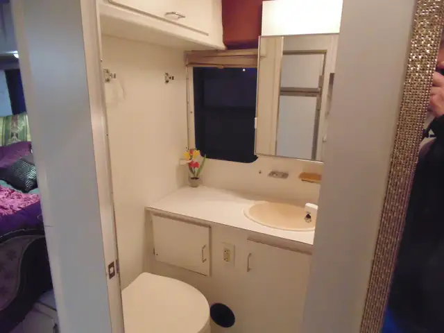 BETTER THAN CLASS B PLEASURE WAY, ROADTREK, CAMPER VAN RV, RARE! in RVs & Motorhomes in Kelowna - Image 16