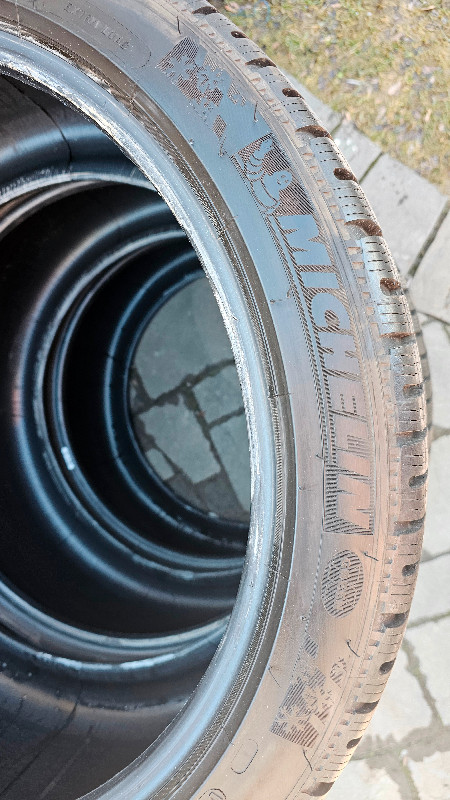 265/35/20 Michelin winter tires 90% tread in Tires & Rims in Markham / York Region - Image 2