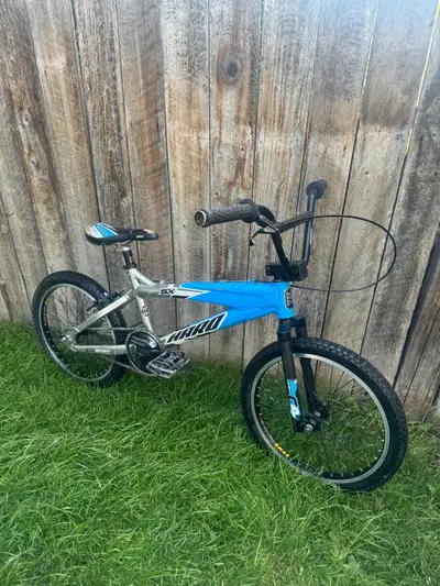 Haro Sx race bike. All Haro components. Carbon forks, Alex rims. I believe the top tube is 21.75” to...