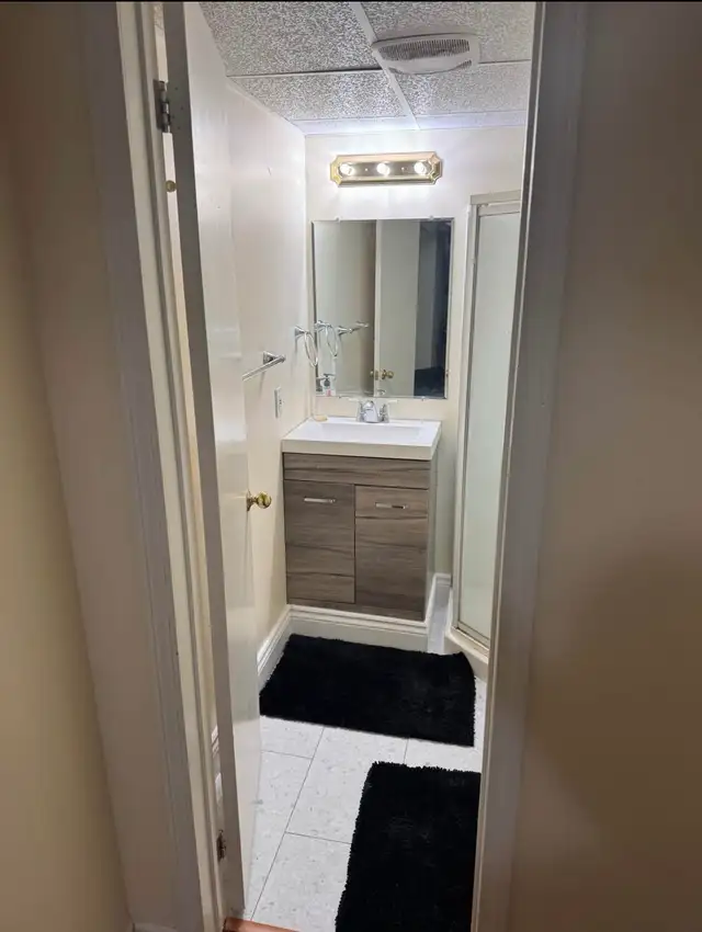 basement room for rent in Room Rentals & Roommates in Oshawa / Durham Region - Image 3