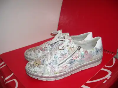 shoes sneakers REMONTE _ fit size 9 US femme/ 40 EU, View more