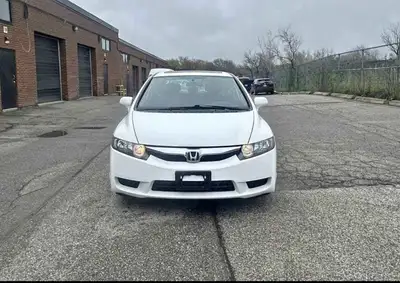 For real buyers Honda civic 2010 Don’t miss out!!! 235468 km Clean title 80% tires