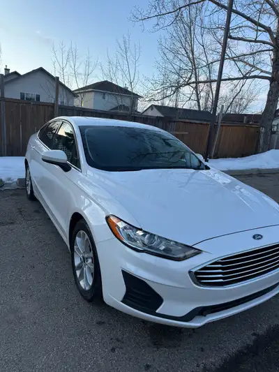 2019 ford fusion SE Loaded with all options except for leather Sirius xm , heated seats , sunroof ,...
