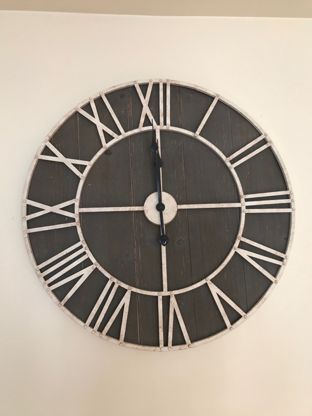 Large Clock in Home Décor & Accents in Brockville